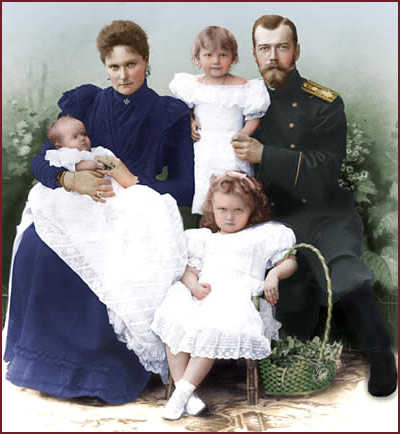 Nicholas II with wife Alexandra and kids